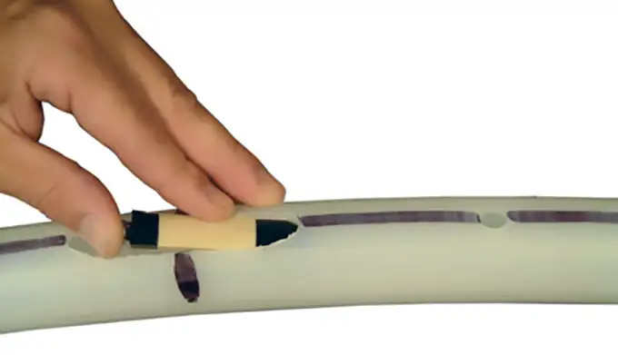 figure 16 insert cmt pie plug into sampling port