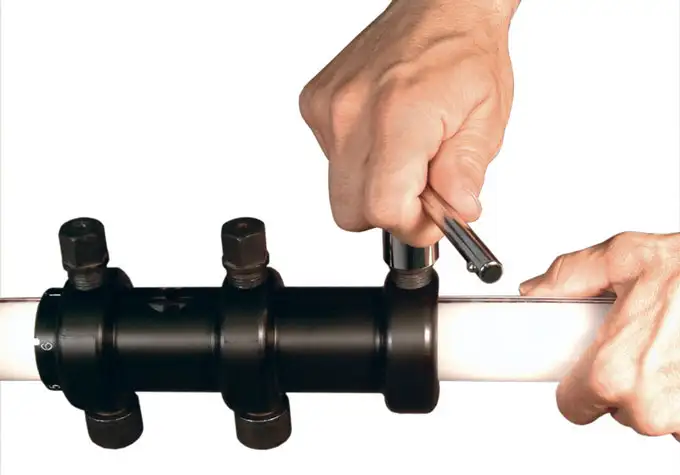 figure 10 cmt port cutting guide - cutting out sampling port hole